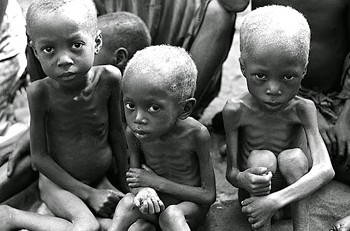 Hungernde Kinder