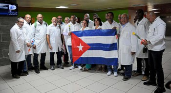 Kubanische Ärzte der Ebolahilfe